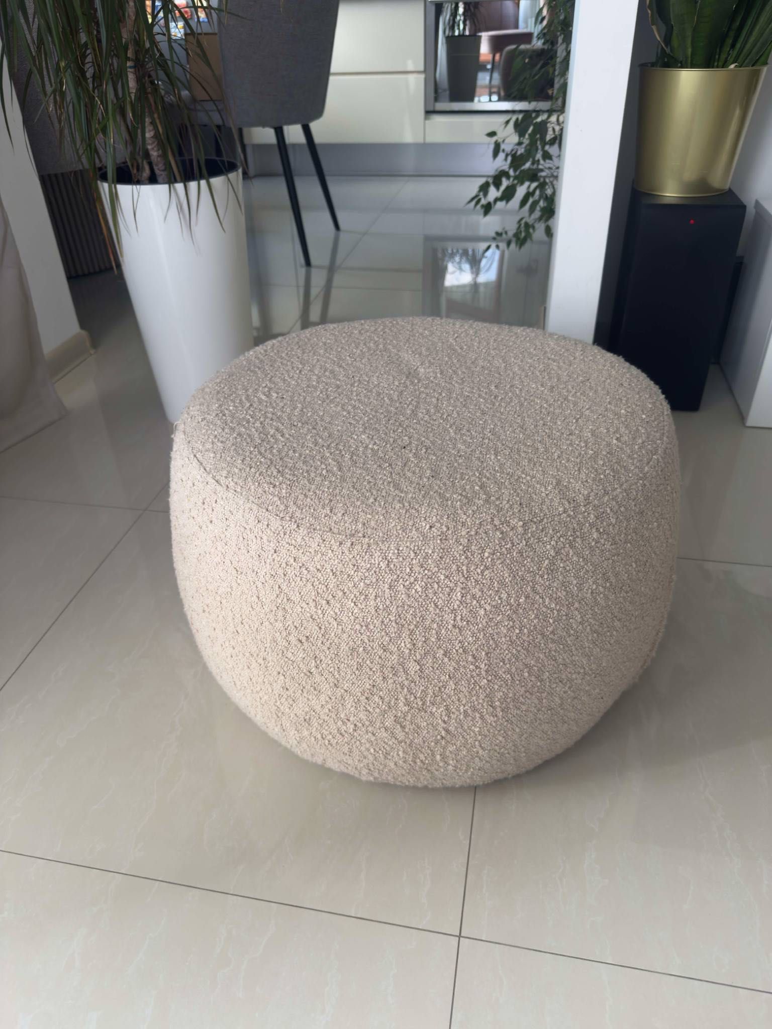 Pufa w stylu boucle z TK MAXX
