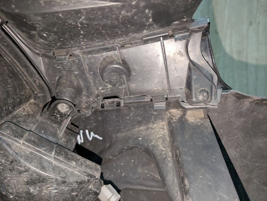 Передній бампер Renault Zoe