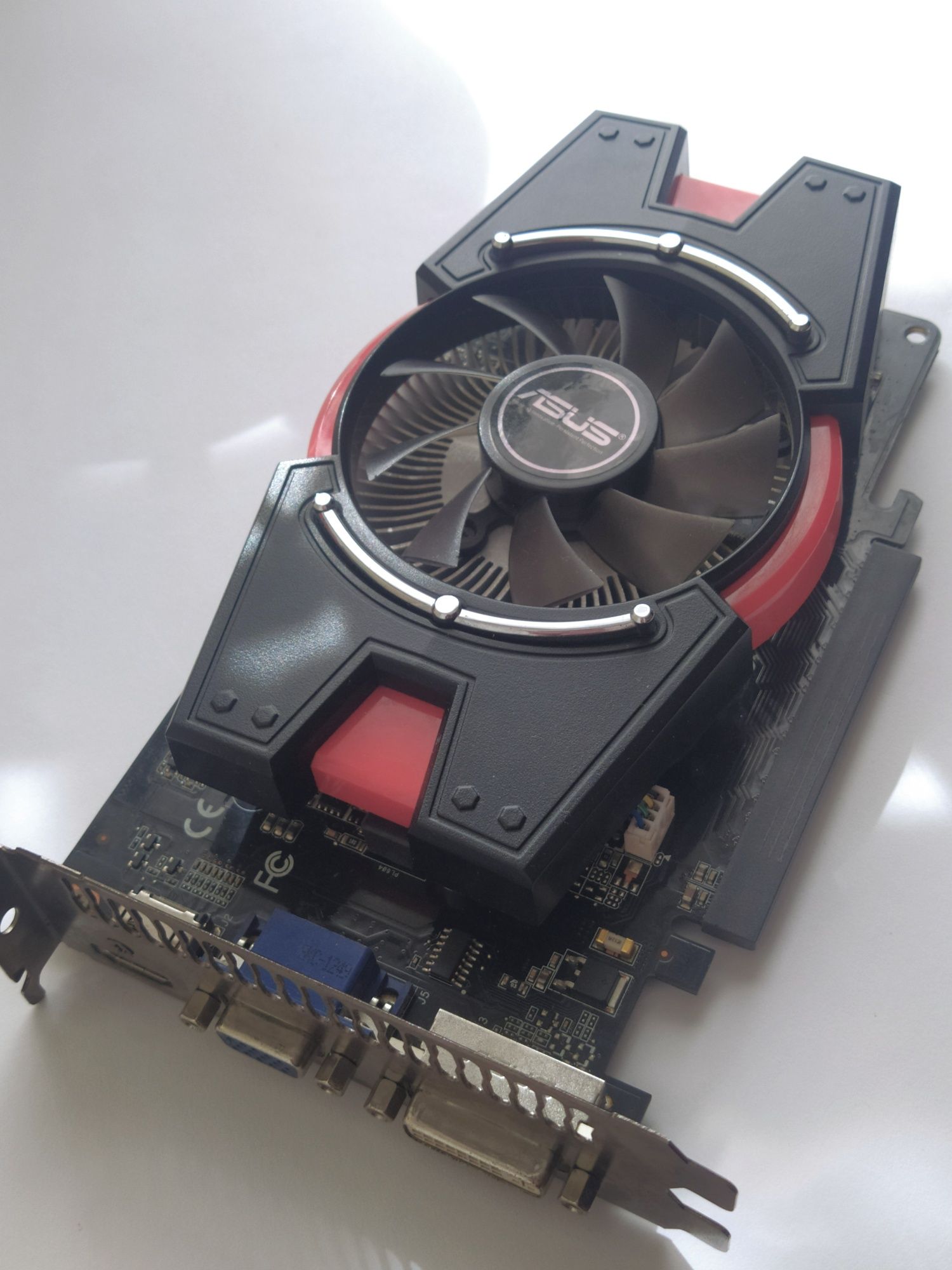 Відеокарта ASUS GEFORCE GT 630 1gb ddr5 + CD диск