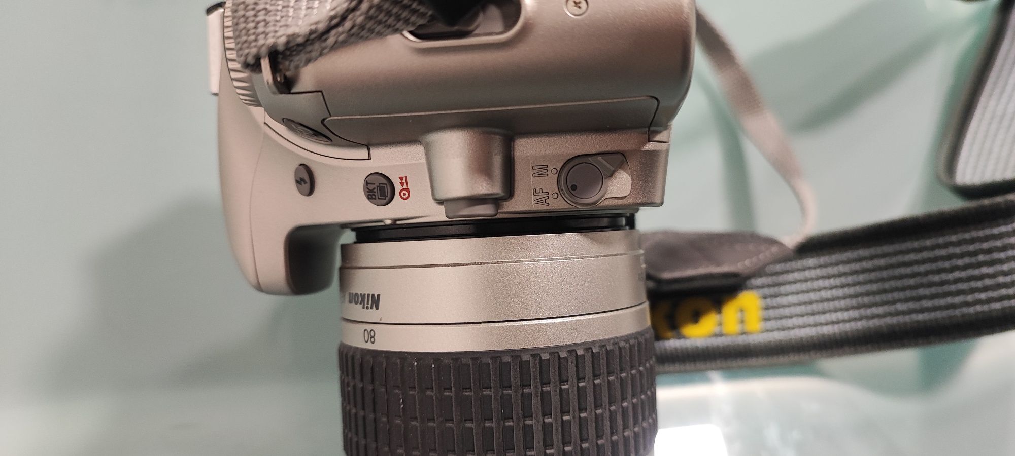 Vende-se máquina fotográfica NIKON F 55