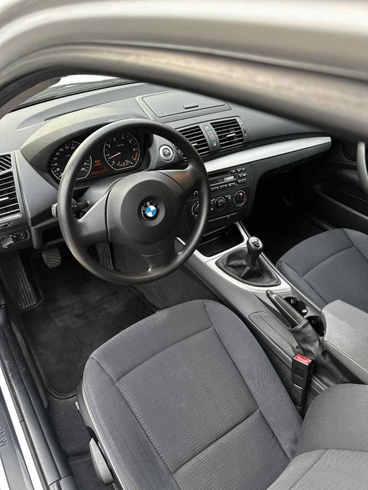 BMW seria 1 e81 2010 benzyna zadbane