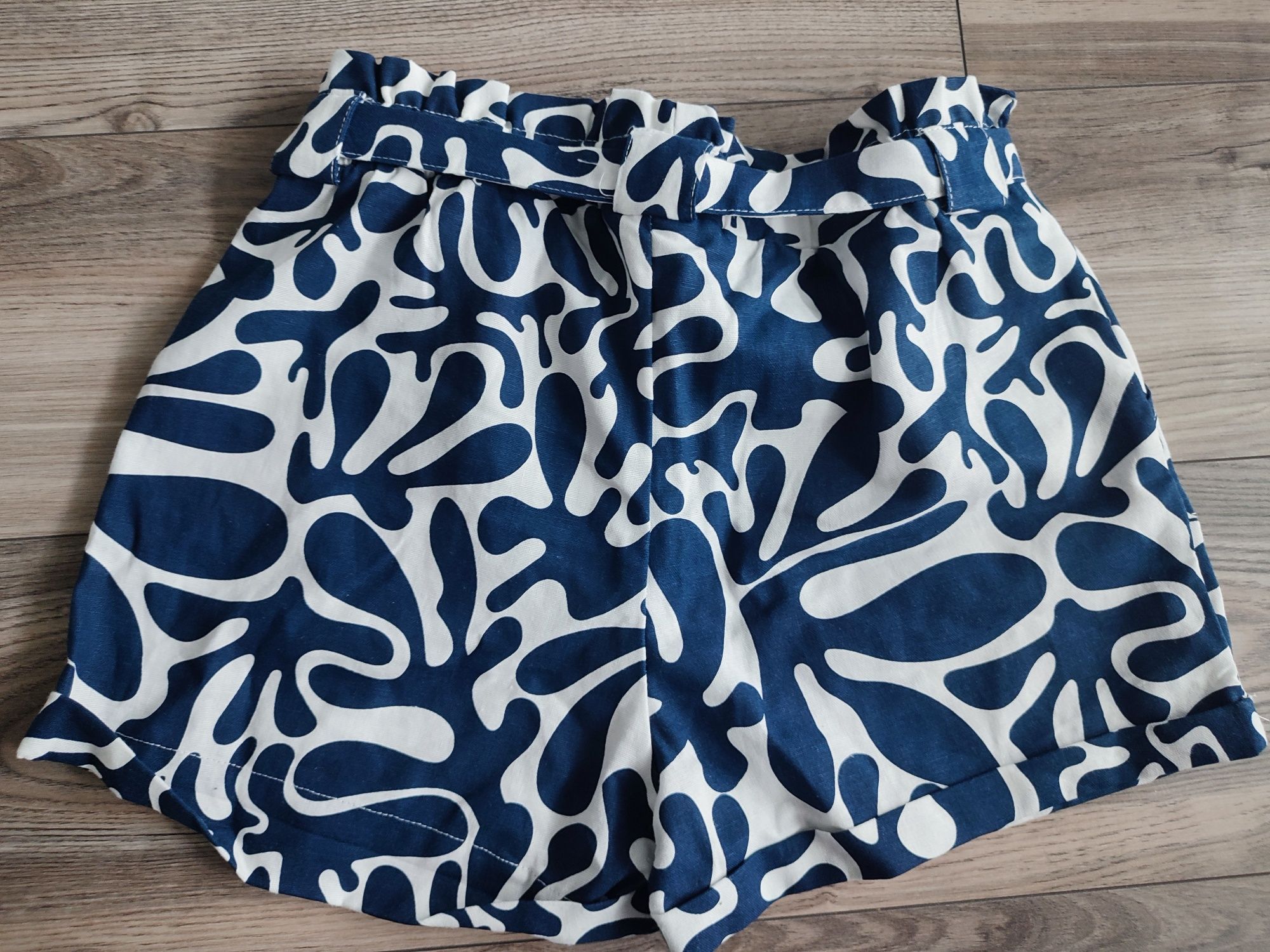 Spodenki modny print nowe 38