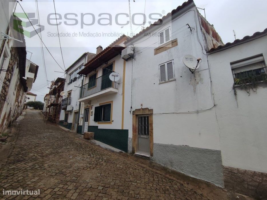 Pequena moradia - Ladoeiro