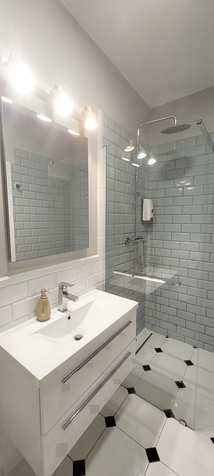 Apartament DELUX przy Galerii Łopuszańska! Na godziny/doby!