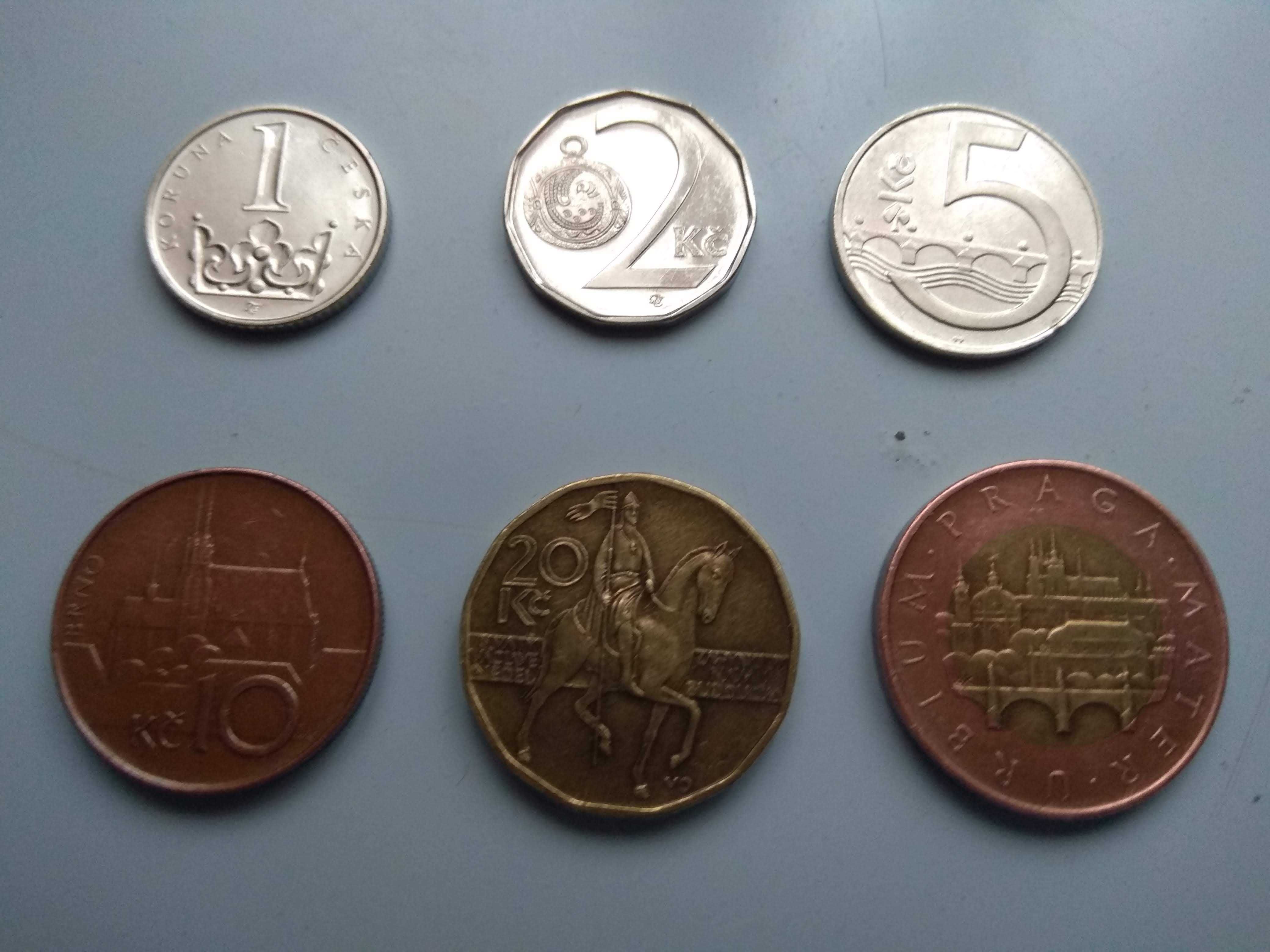 наборы монет Венгрии, Хорватии, Словакии и Чехии