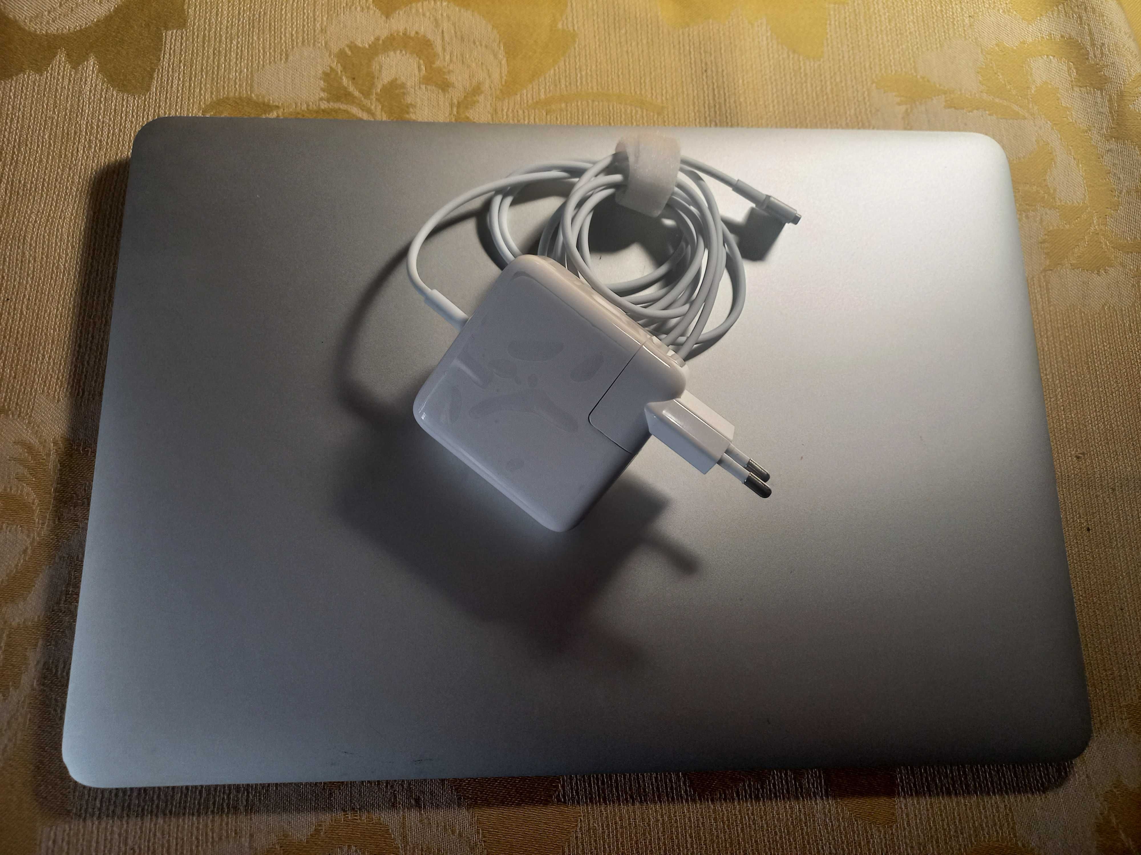 Продам MacBook Air