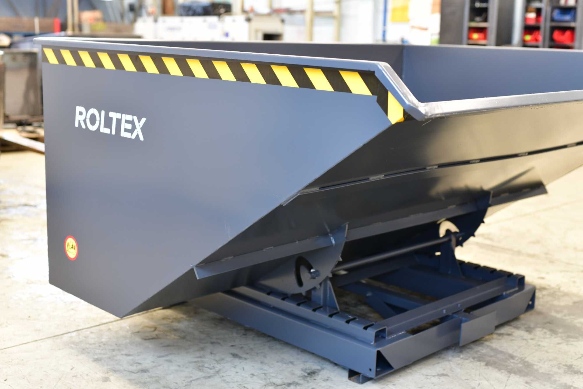 Kontener / Kontener samowyładowczy / Pojemnik metalowy 2200L