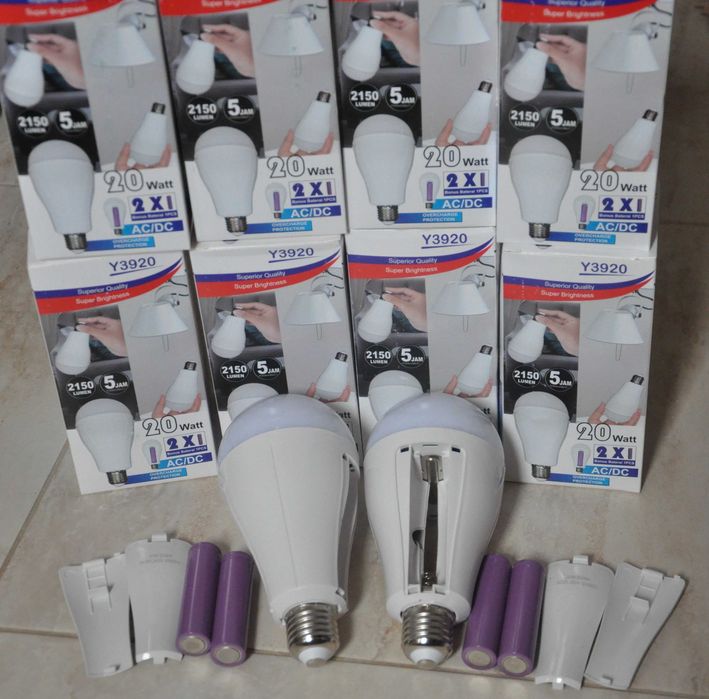 Практичная аварийная лампа с 2 акб лампочка в блекаут 20вт