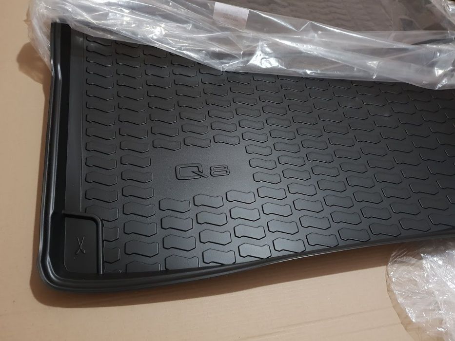 Коврик в багажник Audi Q3 Q5 Q6 Q7 Q8 A8 A7 A6 A5 A4 e-tron Оригінал