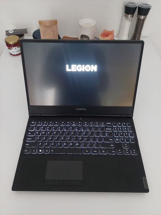 Lenovo Legion Y540-15IRH - i7-9750H / GTX 1660 Ti / 16GB / 500GB SSD -