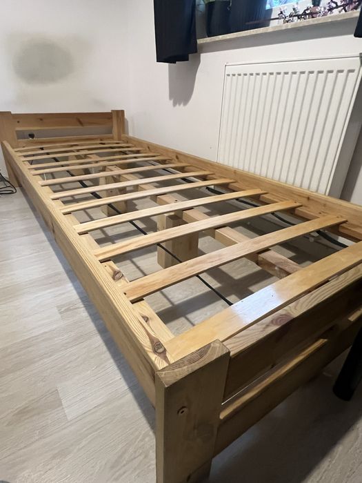 Łóżko  z materacem