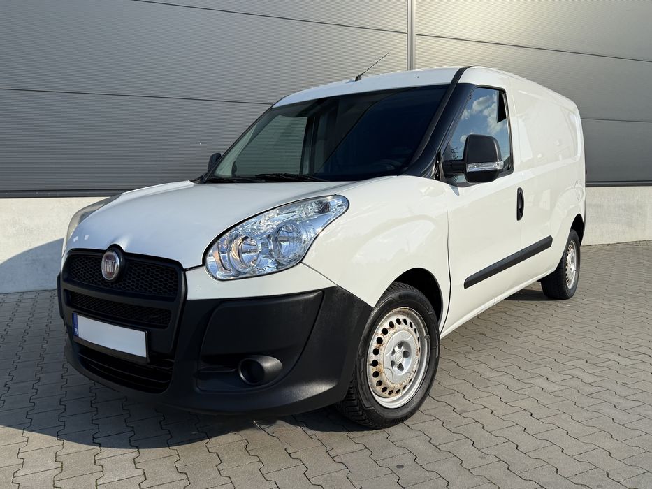 Wynajem samochodu Fiat Doblo Maxi furgon bus