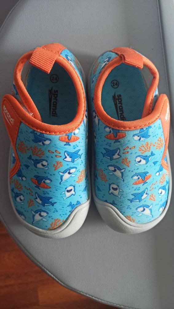 Kapcie buciki buty do wody Sprandi 24