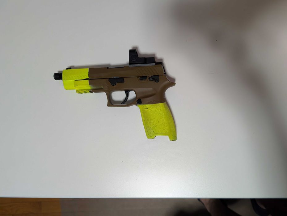 Réplicas de Airsoft (Rossi Neptune e P320 M17)