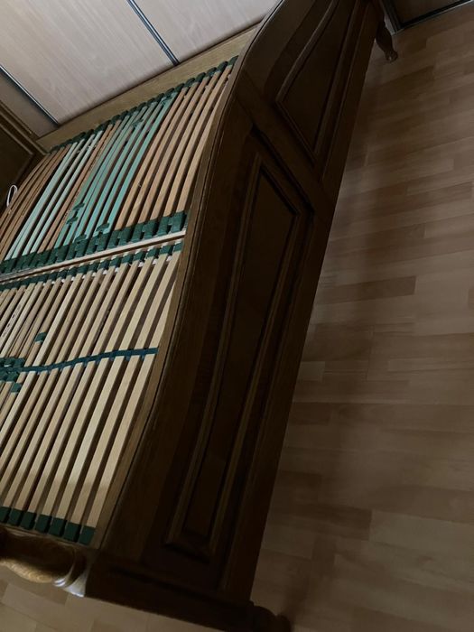 Łóżko dębowe 2 x 2 m, z lamelami z regulacją.