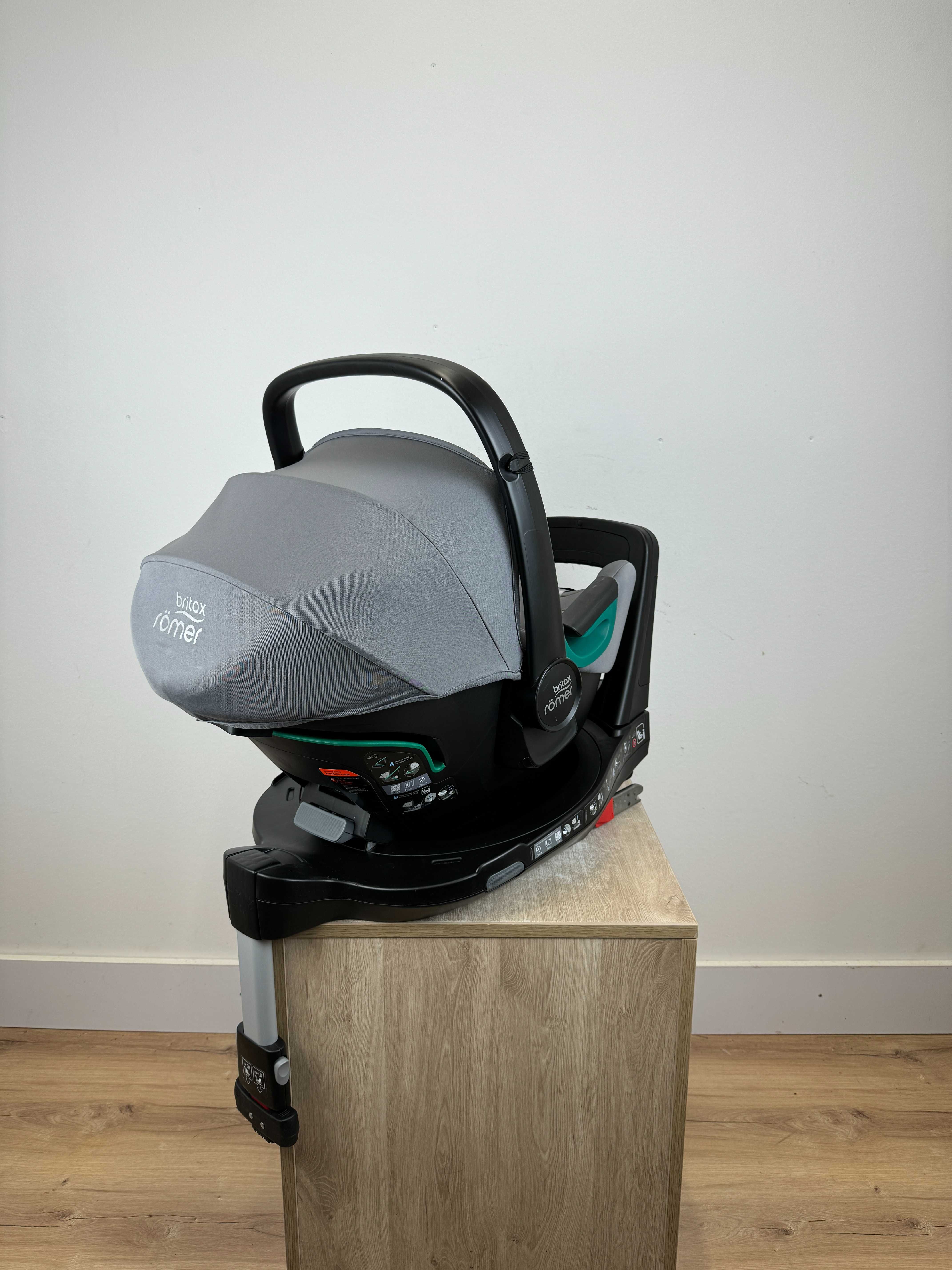 Fotelik-Nosidełko Britax Römer BABY-SAFE iSense + Baza FLEX BASE 5Z