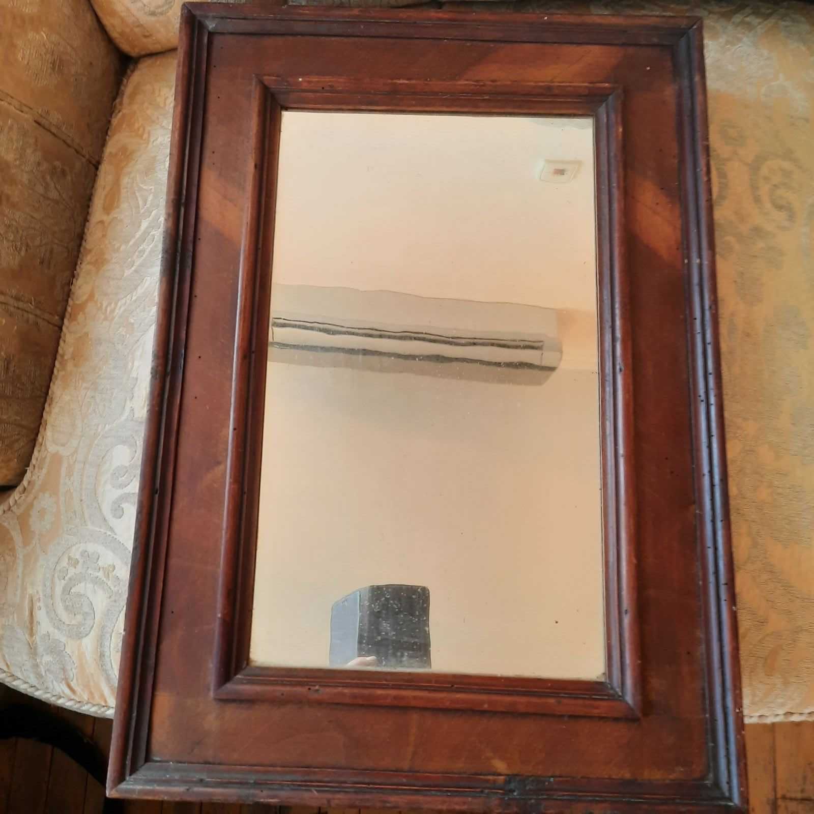 старинное винтажное зеркало в натуральной деревянной раме орех 58 х 40