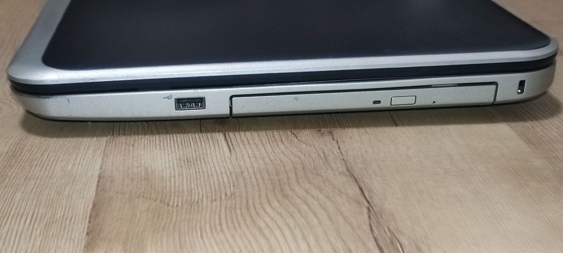 Laptop Dell Inspiron 5737 notebook 17" i7 8gb SSD 256GB ATI 8870M torb