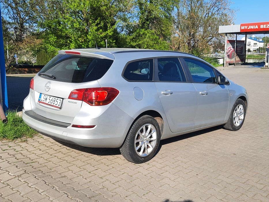 Ładny stan benzyna mały przebieg sprowadzony i zarejestrowany