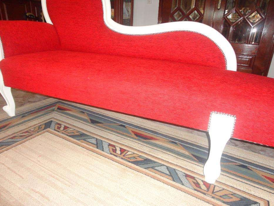 Canapé chaise longue NOVO em lacado branco perola e vermelho