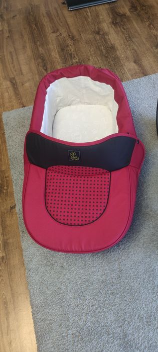 Wózek dziecięcy "Jedo Fyn". Gondola plus spacerówka 2 w 1