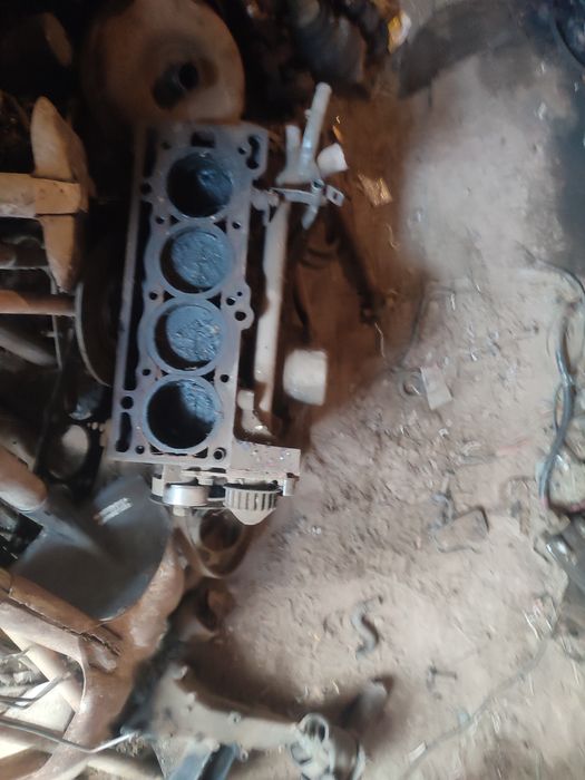 Нижня частина мотора Ford escort 89р