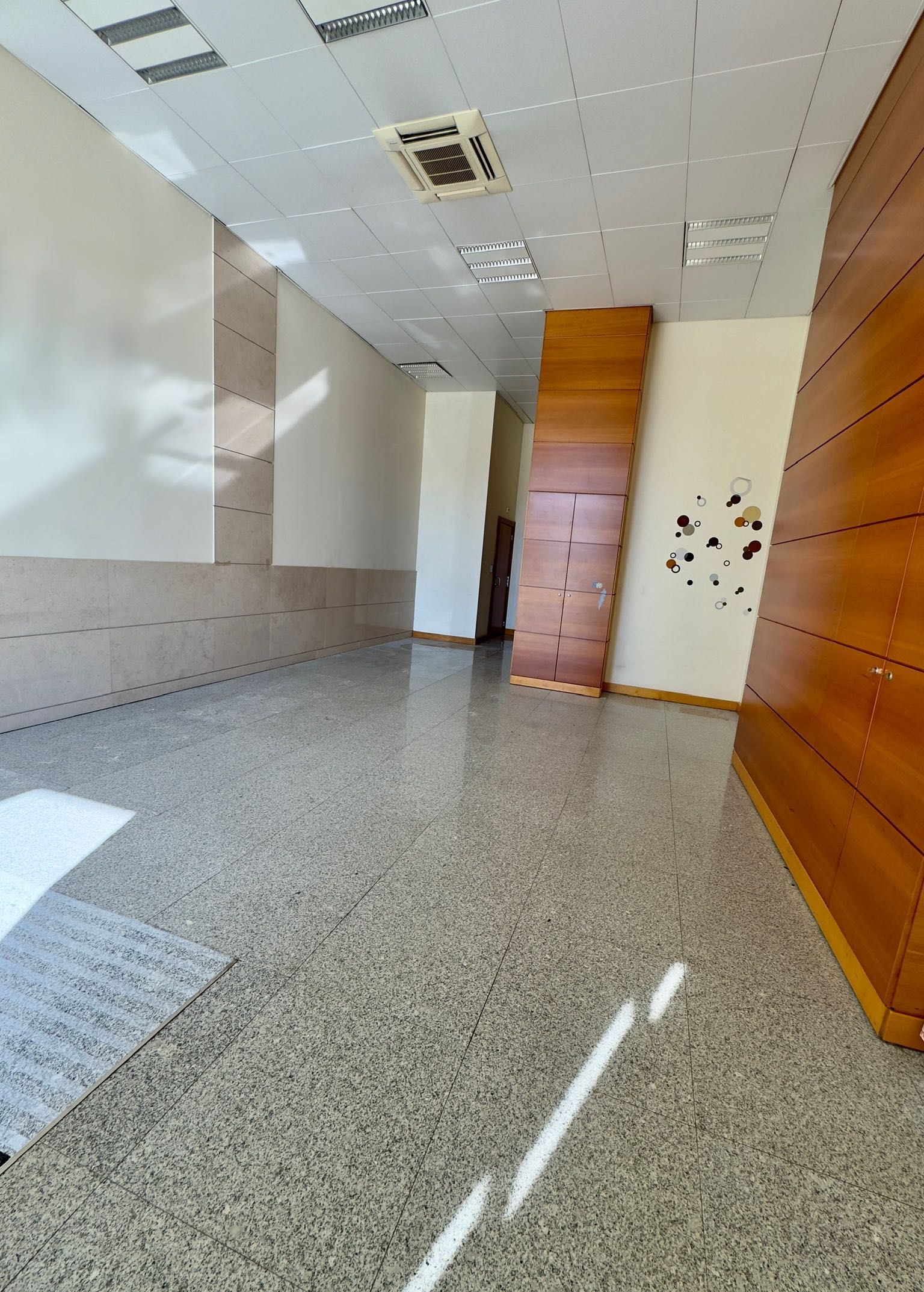 Escritório  / Loja - Vende-se em Viseu - Quinta Del Rei 
Introduz