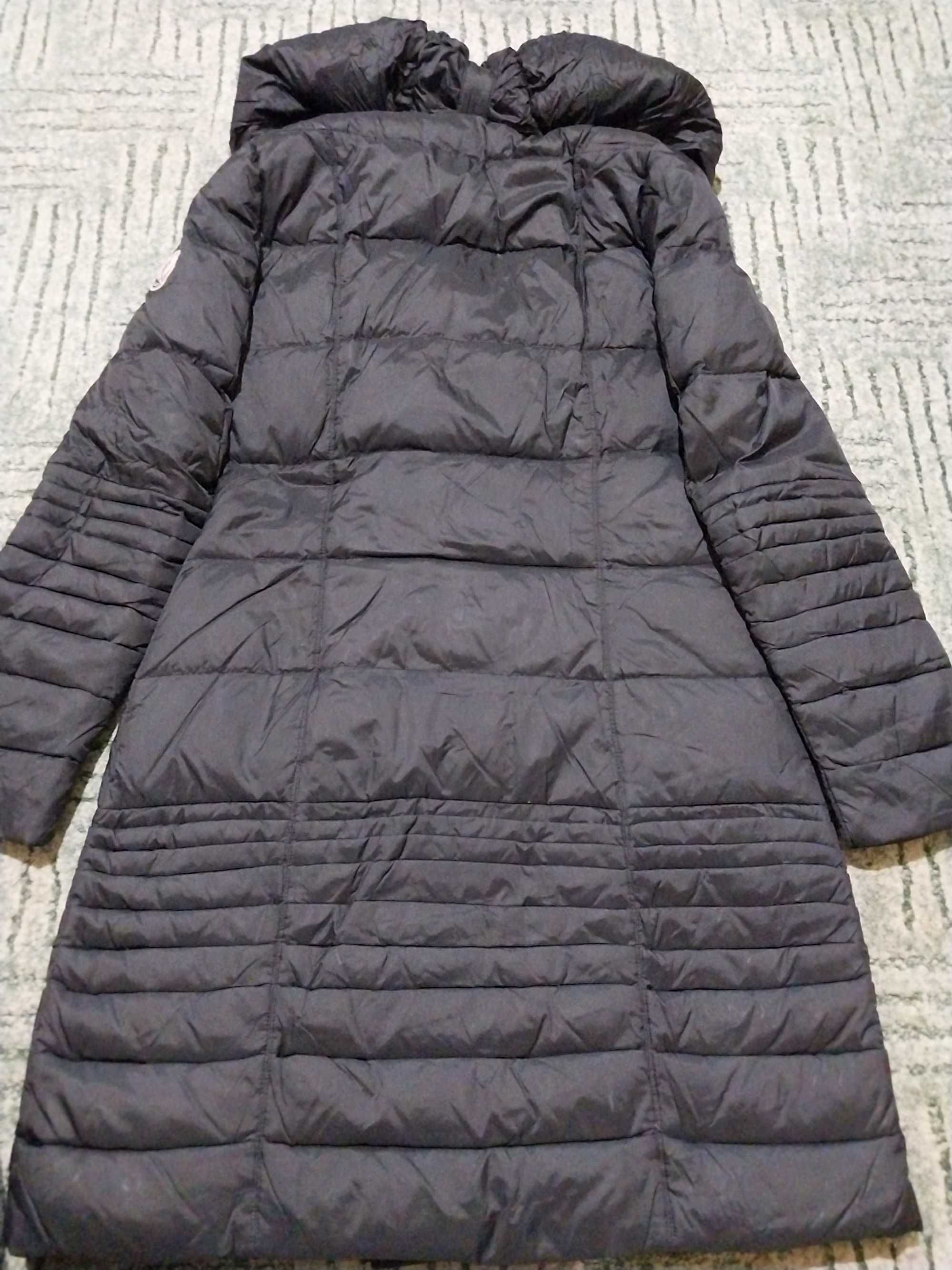 Пуховик жіночий зимовий Moncler б/у