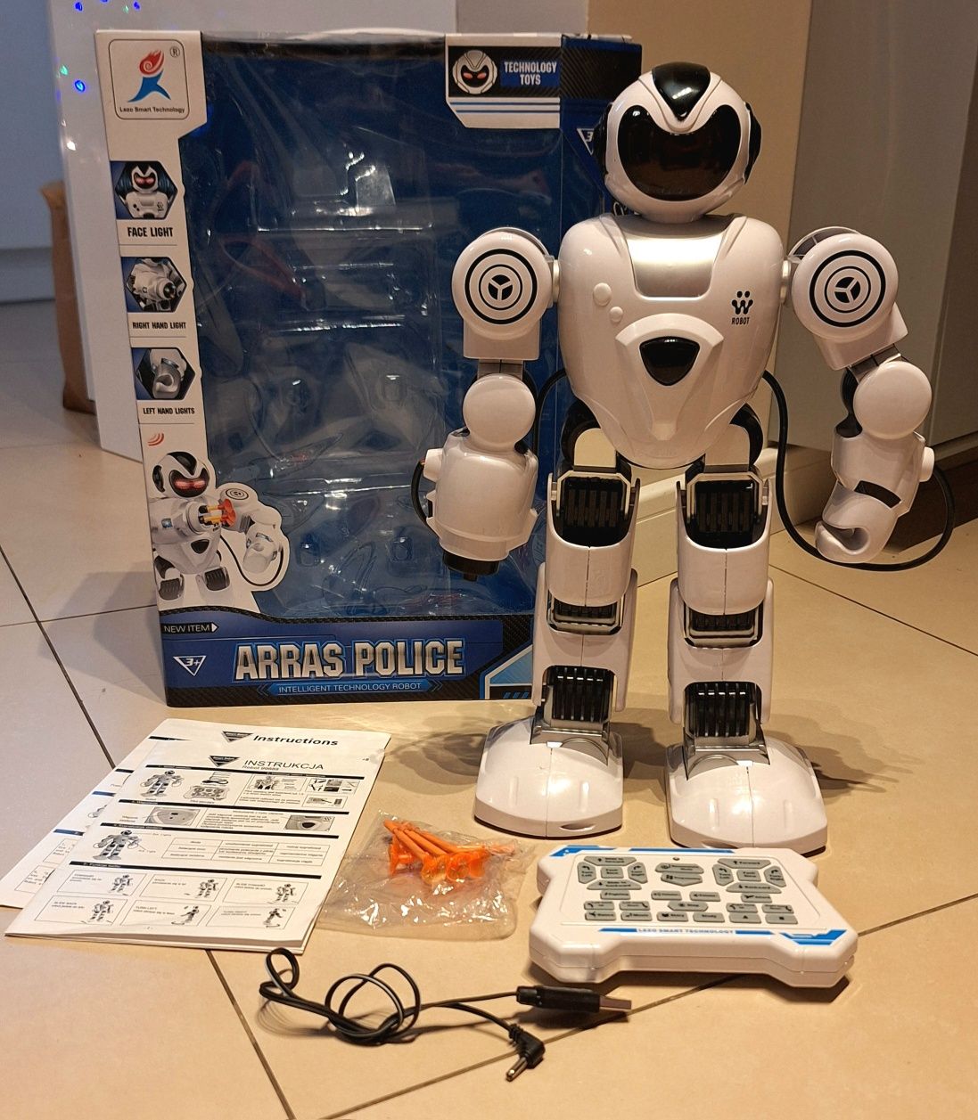 Robot zdalnie sterowany policjant cyborg Arras Police W-wa