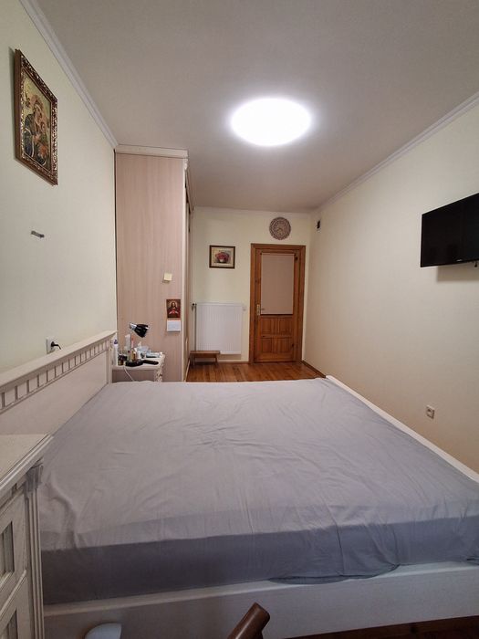 Продаж будинку 210кв.м,Брюховичі