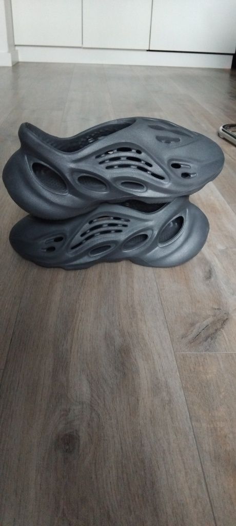 Adidas Yeezy foam rnnr