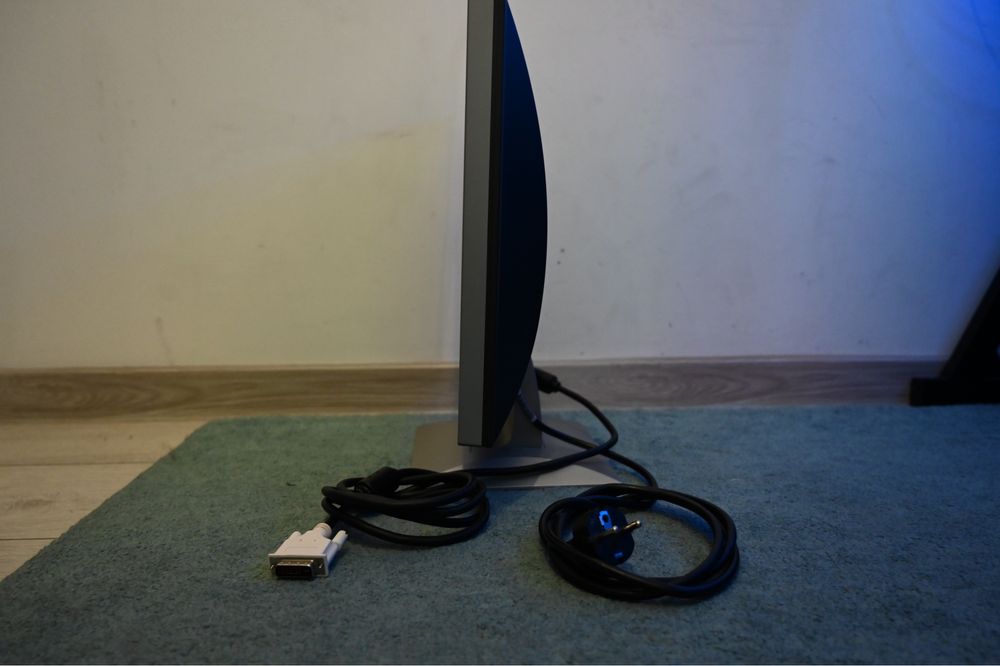 Monitor actina l730c-b