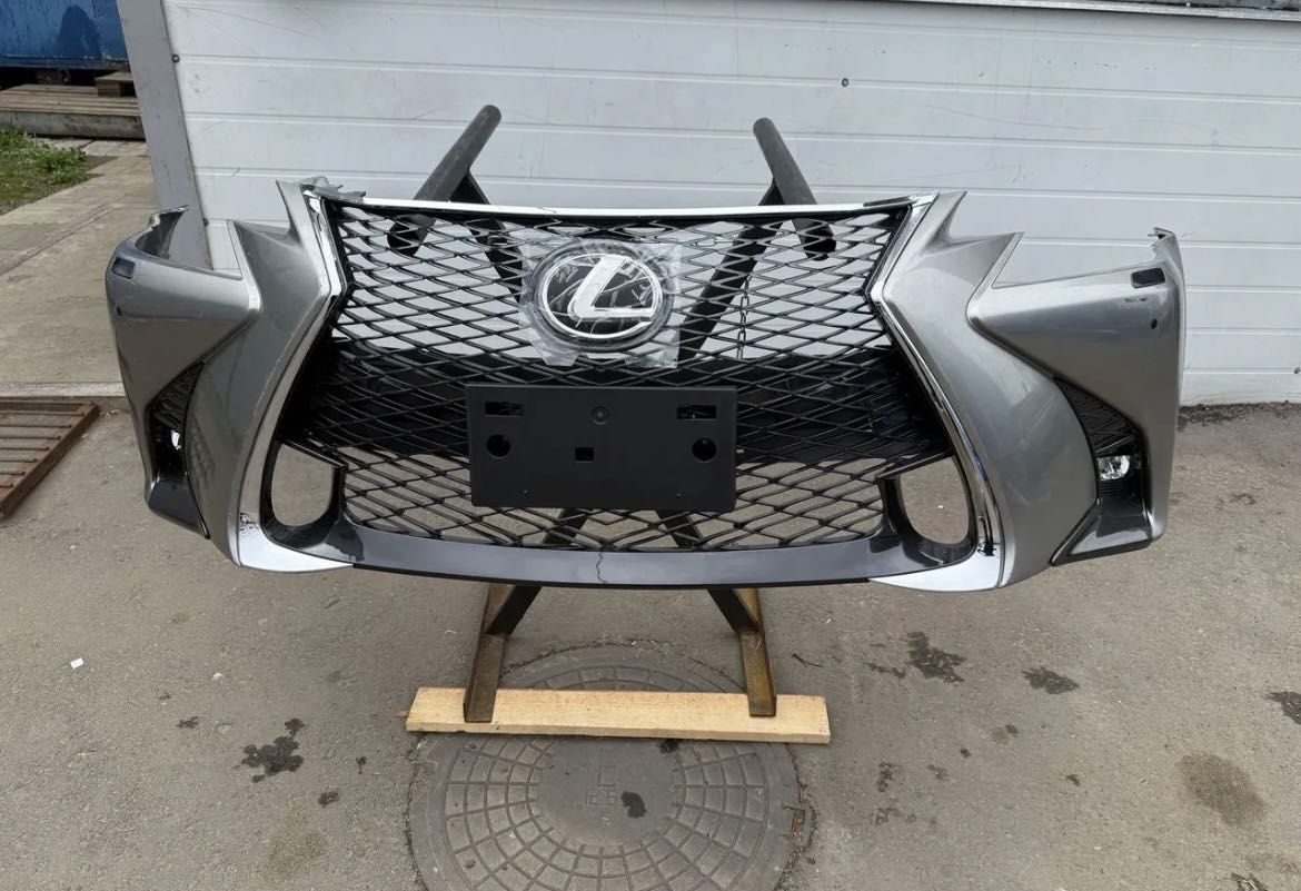 Передній передний бампер Lexus GS L10 2015-