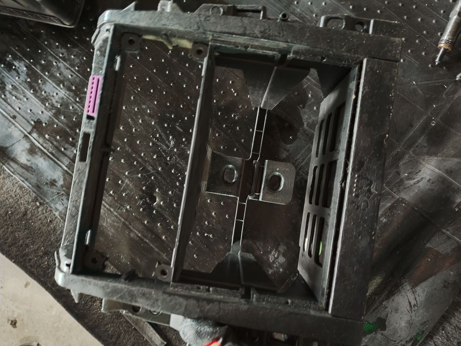 Uchwyt mocowanie na kubki volkswagen golf 4