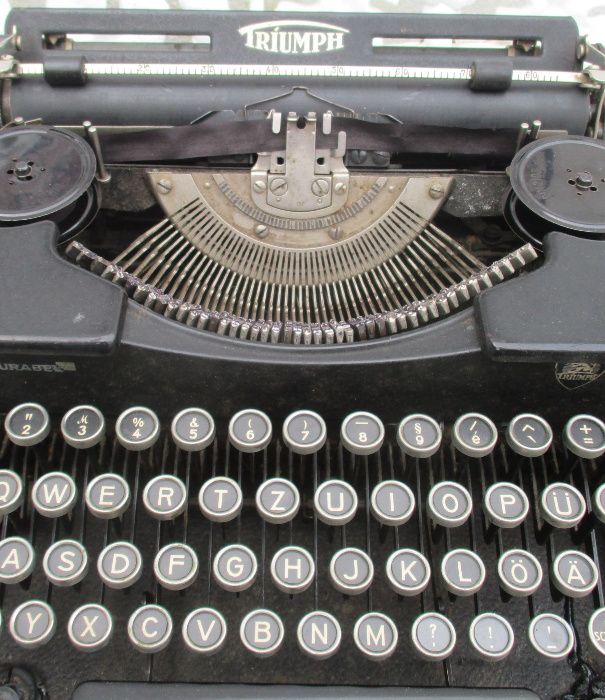 1935 – Maquina de escrever – Old Typewriter