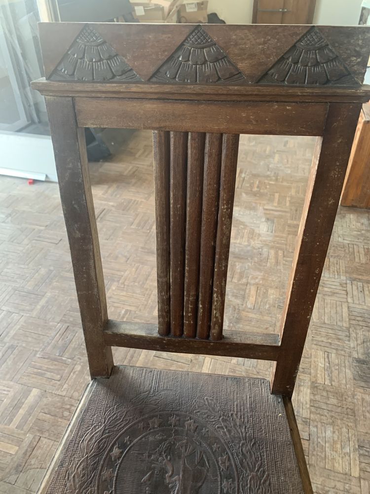 Cadeira antiga para restauro