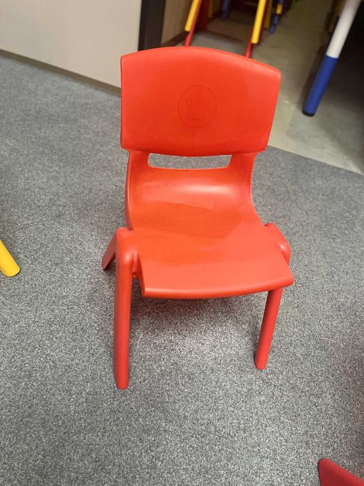 Stoliki i krzesełka dziecięce – komplet kolorowy