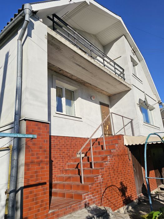 Дім біля лісу- спокій, простір та затишок