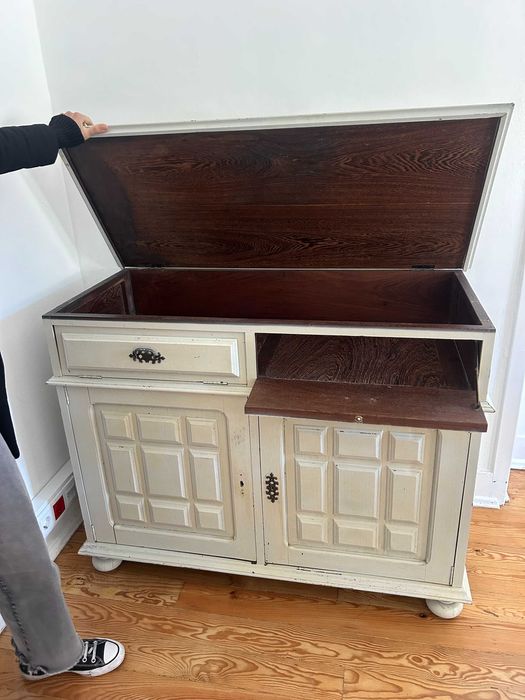 Aparador ou cómoda de estilo rústico
