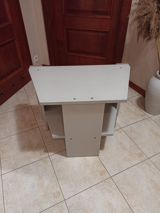 Stolik pod telewizor
