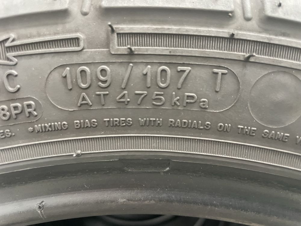 4 Pneus 215/65 R16C Michelin