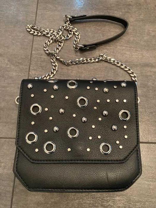 Nowa torebka Zara.
20 cm x 18 cm.