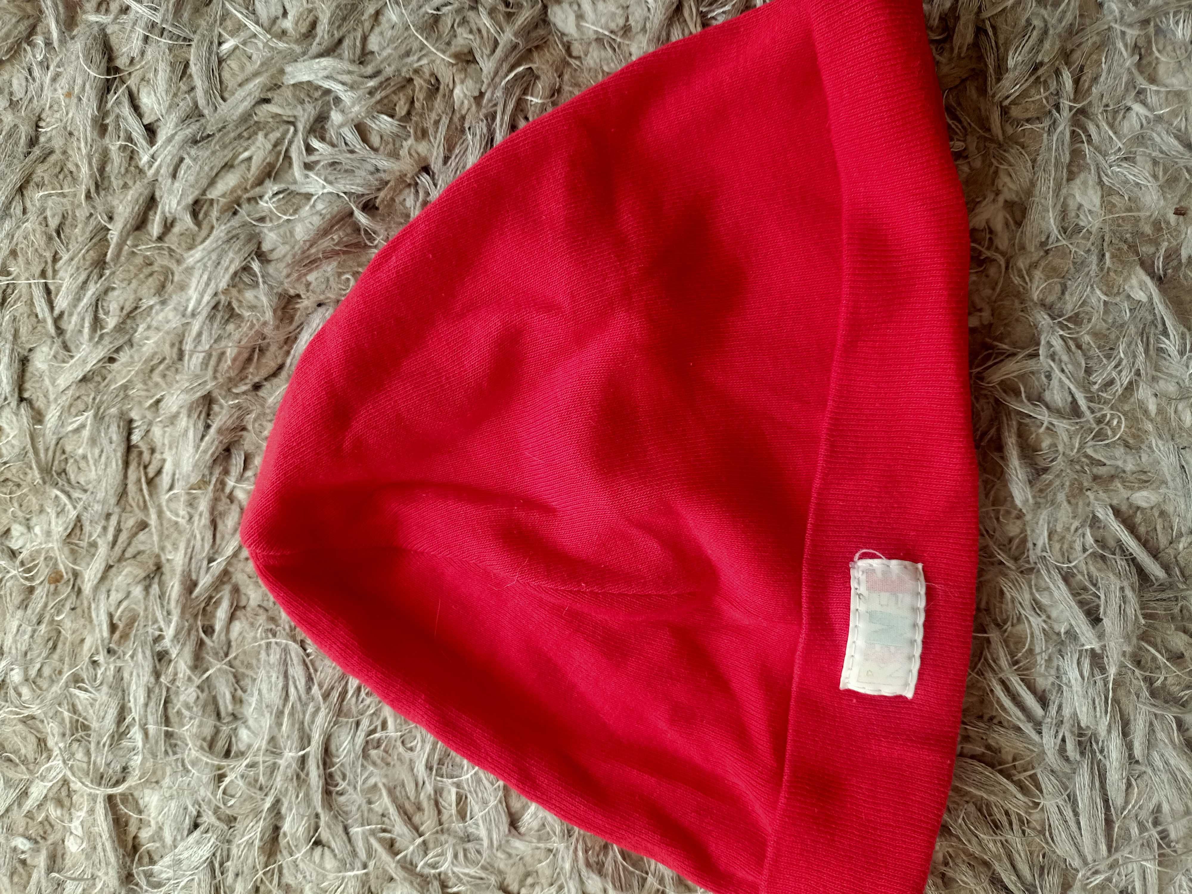 Czerwona bawełniana czapka dziecięca
