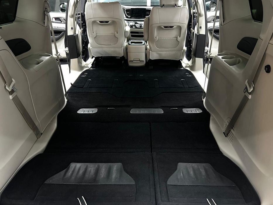 Wypożyczalnia wynajem samochodów bus- 8/9 osobowe, VIP