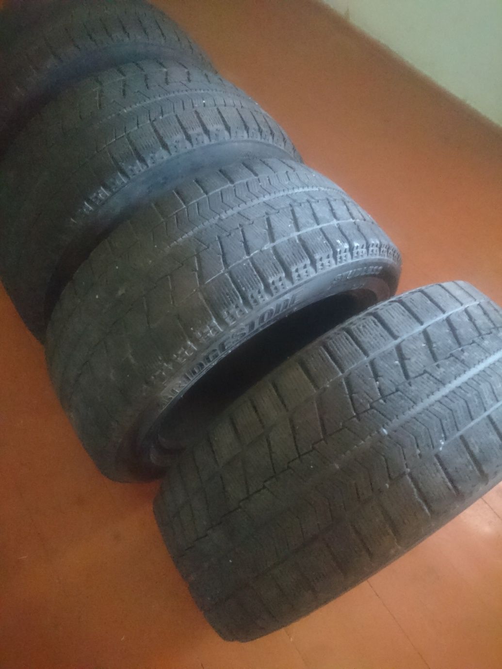 Резина зимняя  шины Bridgestone Blizzak VRX R15 195 50.