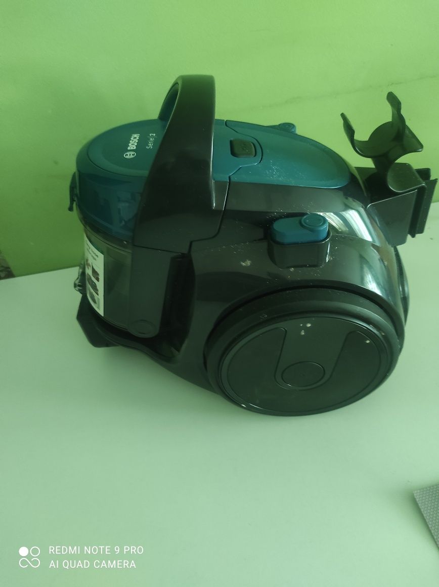 Odkurzacz bosch 700w