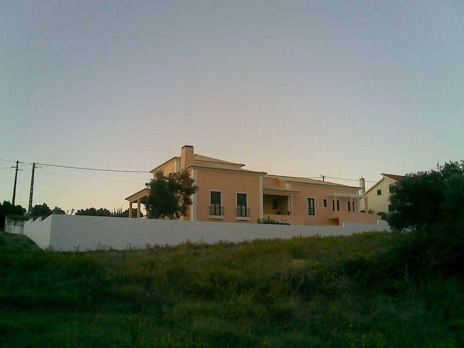 Excelente Moradia num lote de 1000m2