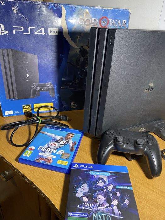 Sprzedam ps4 Pro  1 Tb
