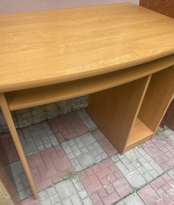 Компʼютерний стіл