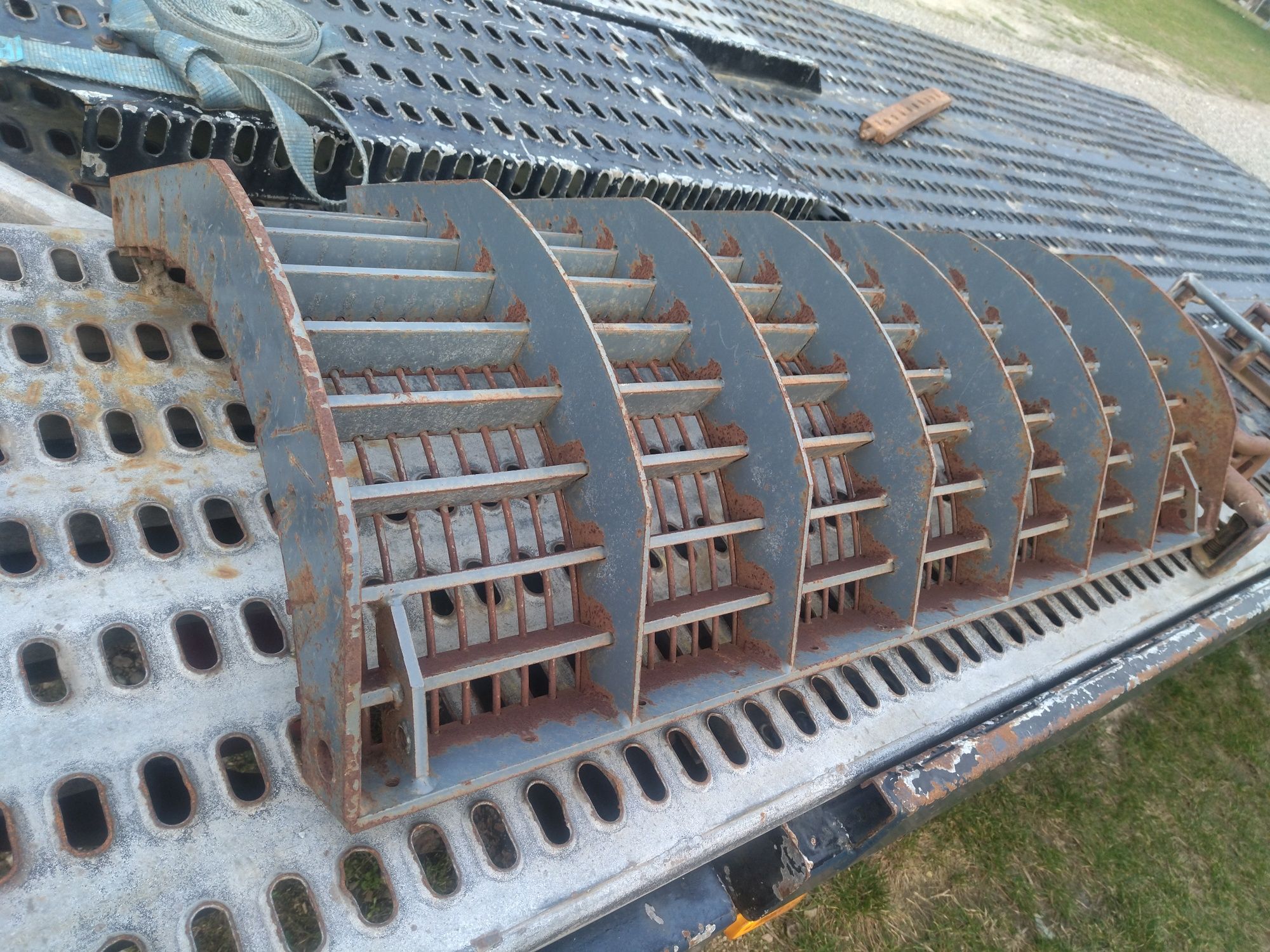 Klepisko do kukurydzy Massey Ferguson MF 32 34 36